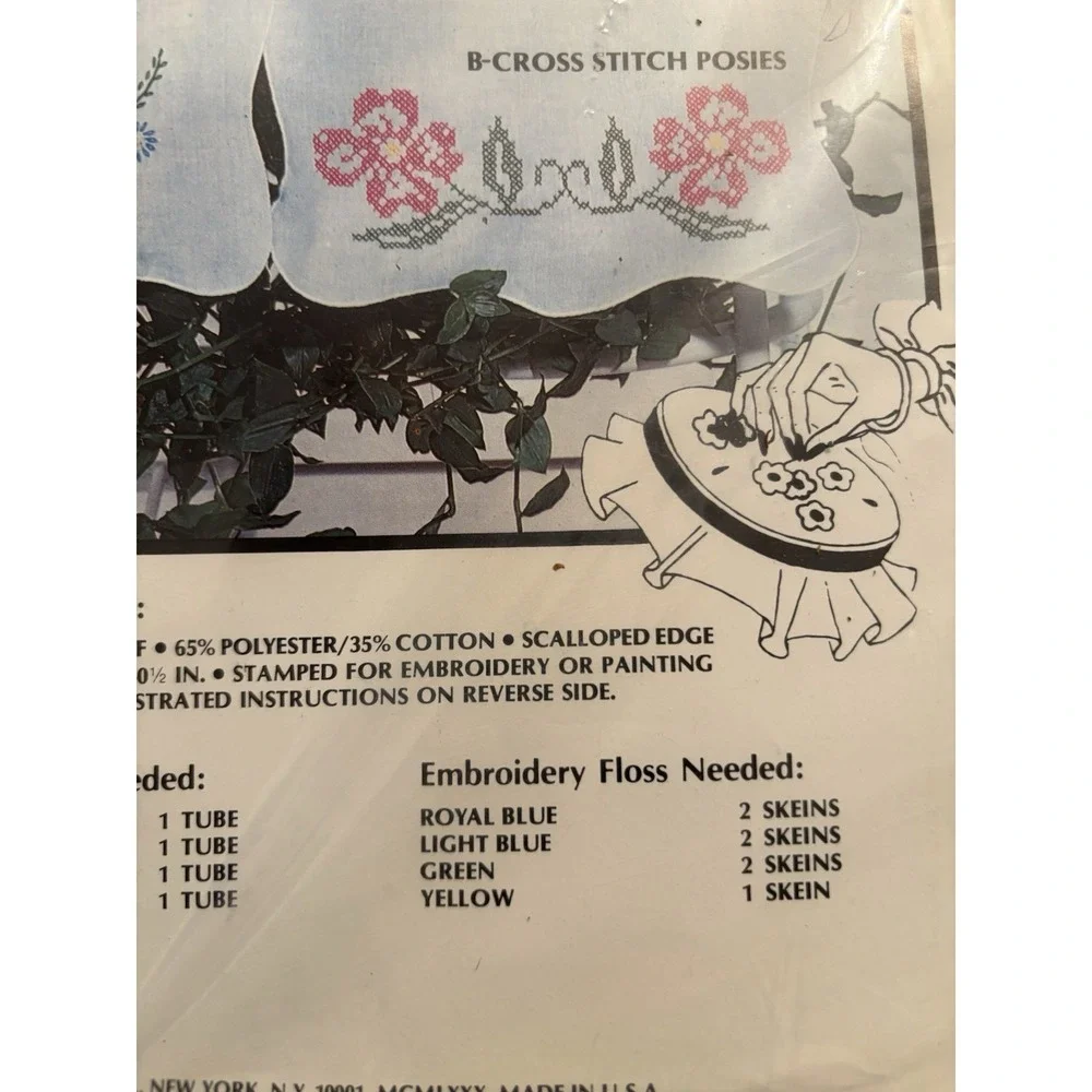 Vogart Crafts Kit for embroidery or paint‎